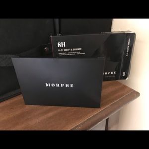 Morphe highlight and contour palette